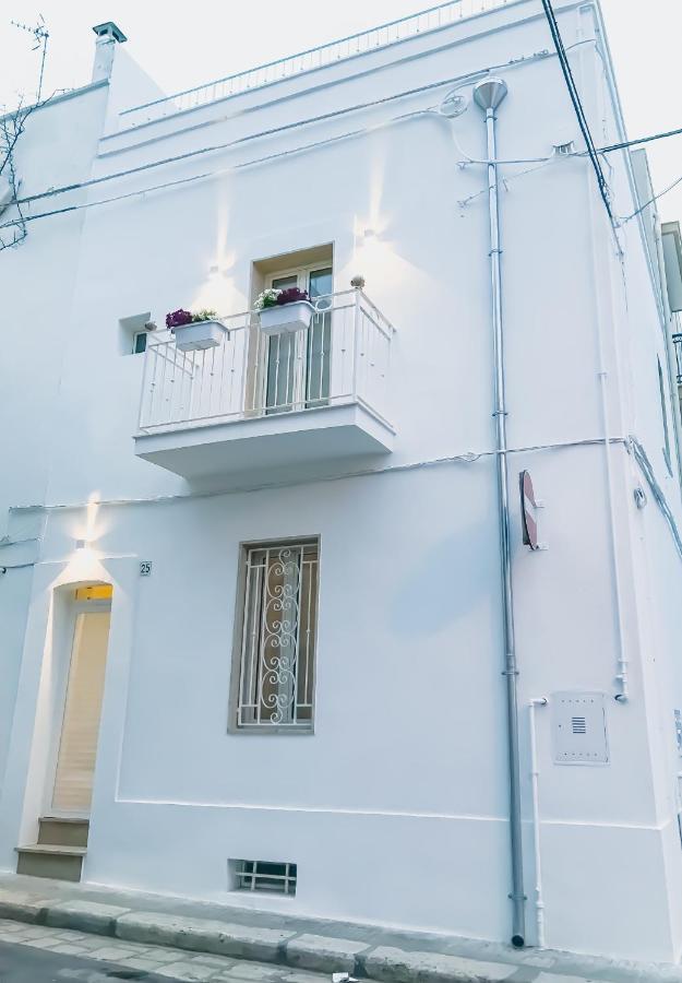 Nap25Guesthouse โปลีญาโนอามาเร ภายนอก รูปภาพ